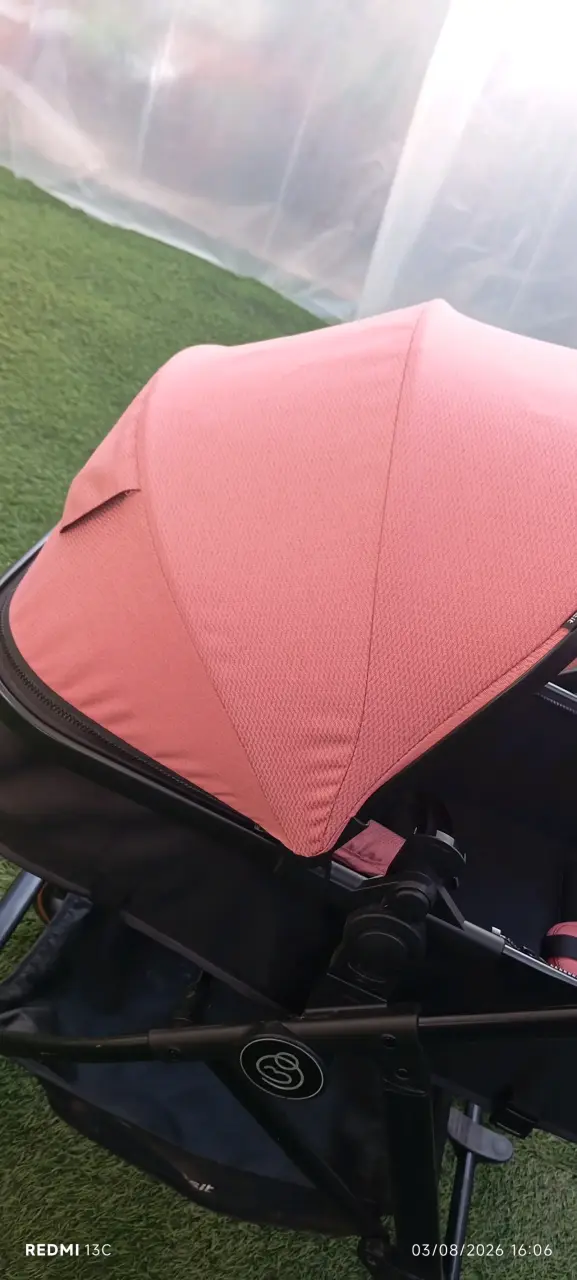 Coche de bebé rosa  ajustable marca bebesit - 2