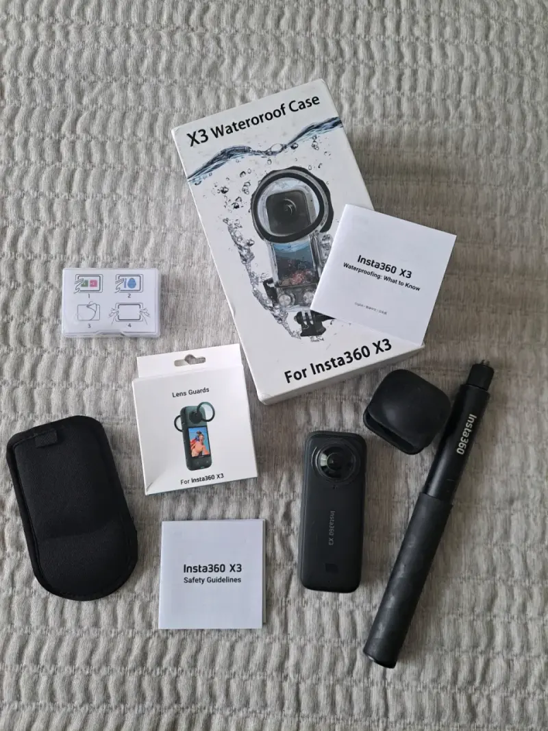 Cámara 360 Insta360 X3 con estuche Impermeable - 1