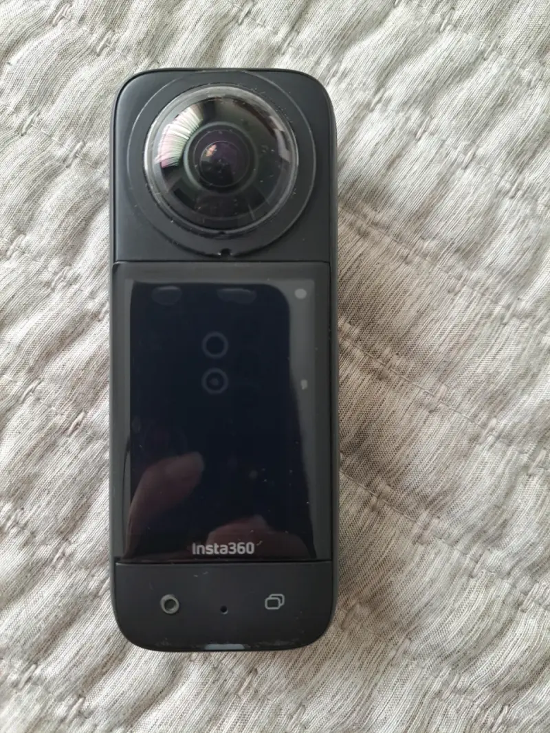 Cámara 360 Insta360 X3 con estuche Impermeable - 3
