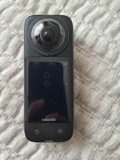 Cámara 360 Insta360 X3 con estuche Impermeable - miniatura 3