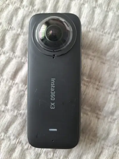Cámara 360 Insta360 X3 con estuche Impermeable - miniatura 4