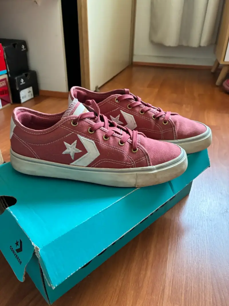 Zapatillas Converse rosadas para mujer - 1