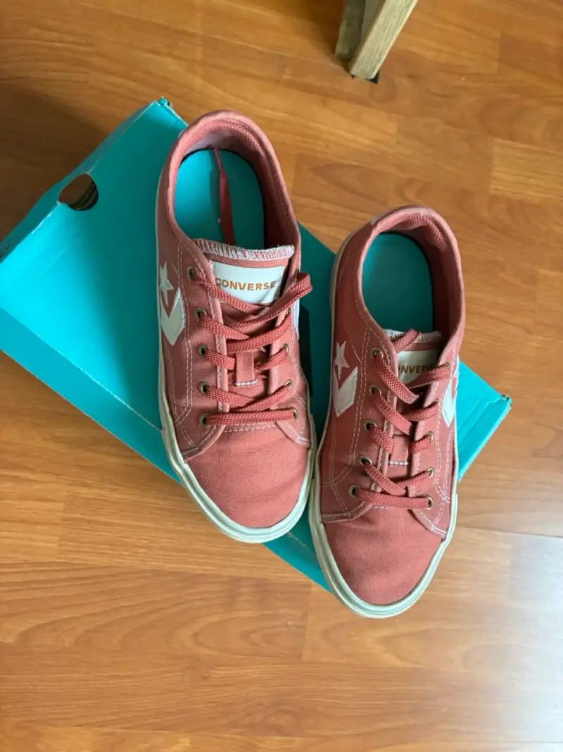 Zapatillas Converse rosadas para mujer - 2