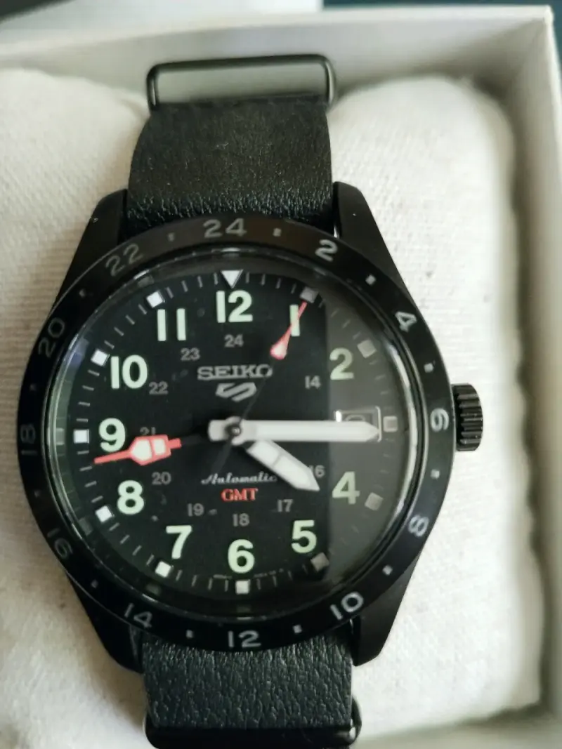 Reloj Seiko 5 Automático Negro con Correa de Cuero - 5