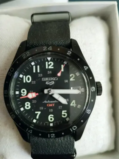 Reloj Seiko 5 Automático Negro con Correa de Cuero - miniatura 5