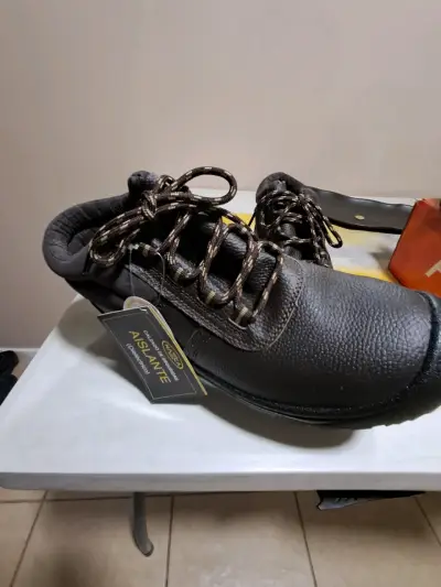 Zapatos de seguridad aislantes marca Walz - miniatura 1