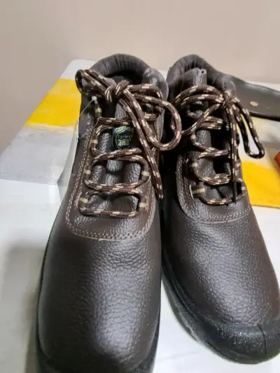 Zapatos de seguridad aislantes marca Walz - miniatura 2