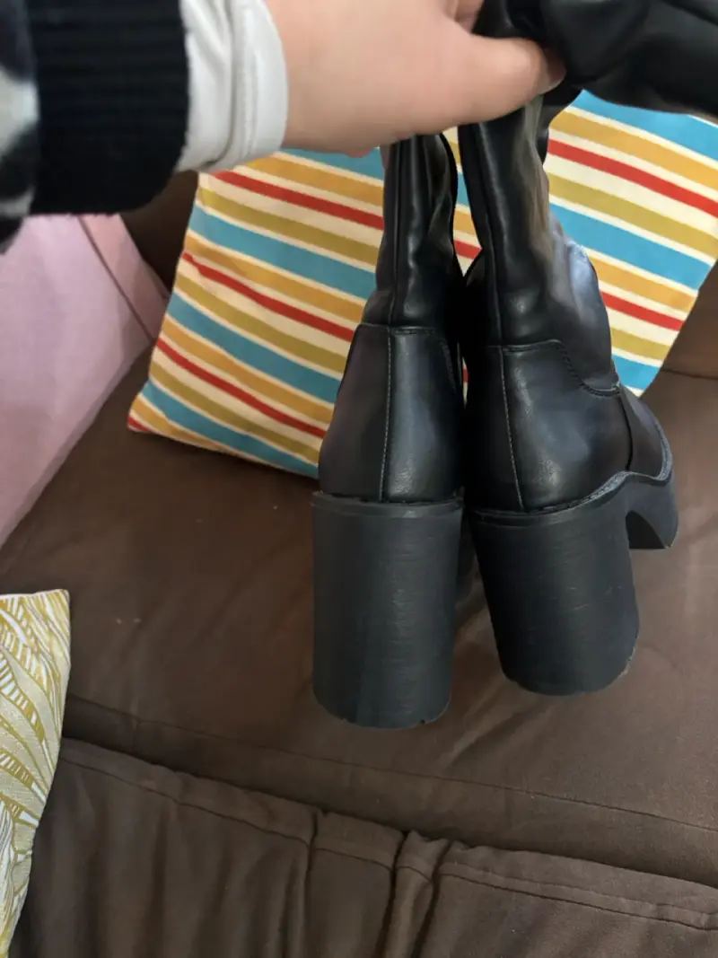 Botas negras con plataforma - 3