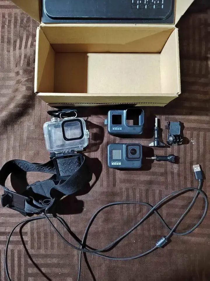 Cámara de acción GoPro 8 Heroe con accesorios - 1