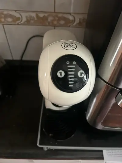 Cafetera Dolce Gusto Blanca - miniatura 2