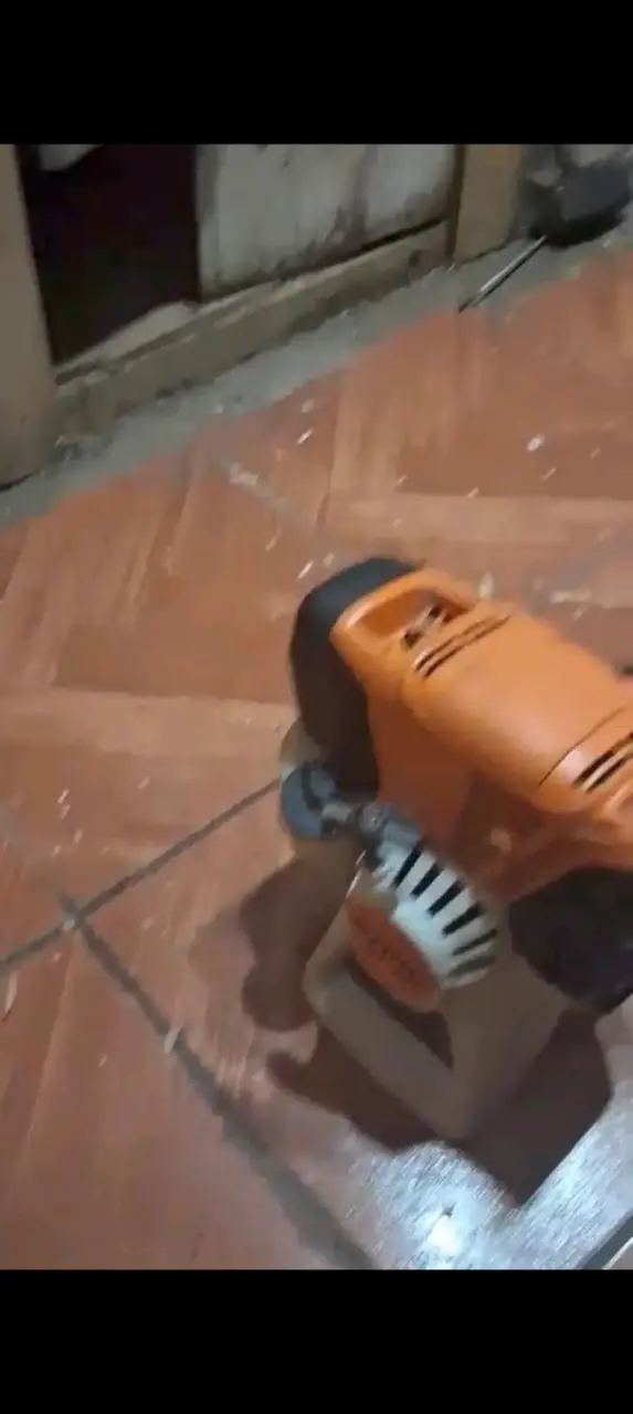Cortasetos a gasolina Stihl HT 101 en buen estado - 3