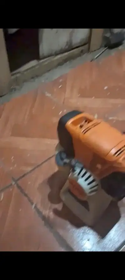 Cortasetos a gasolina Stihl HT 101 en buen estado - miniatura 3
