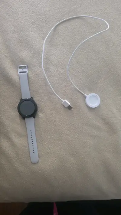 Smartwatch Xiaomi con HyperOS y cargador - miniatura 3