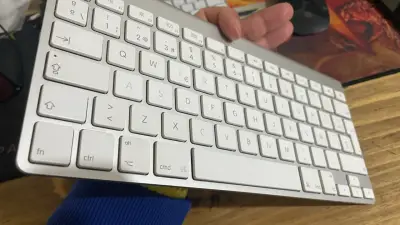 Teclado Apple blanco - miniatura 1