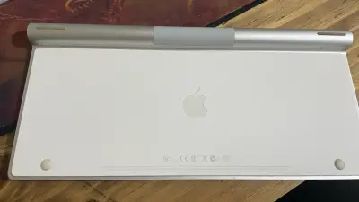 Teclado Apple blanco - miniatura 4