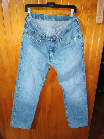 Jeans Wrangler azul clásico para hombre - miniatura 1