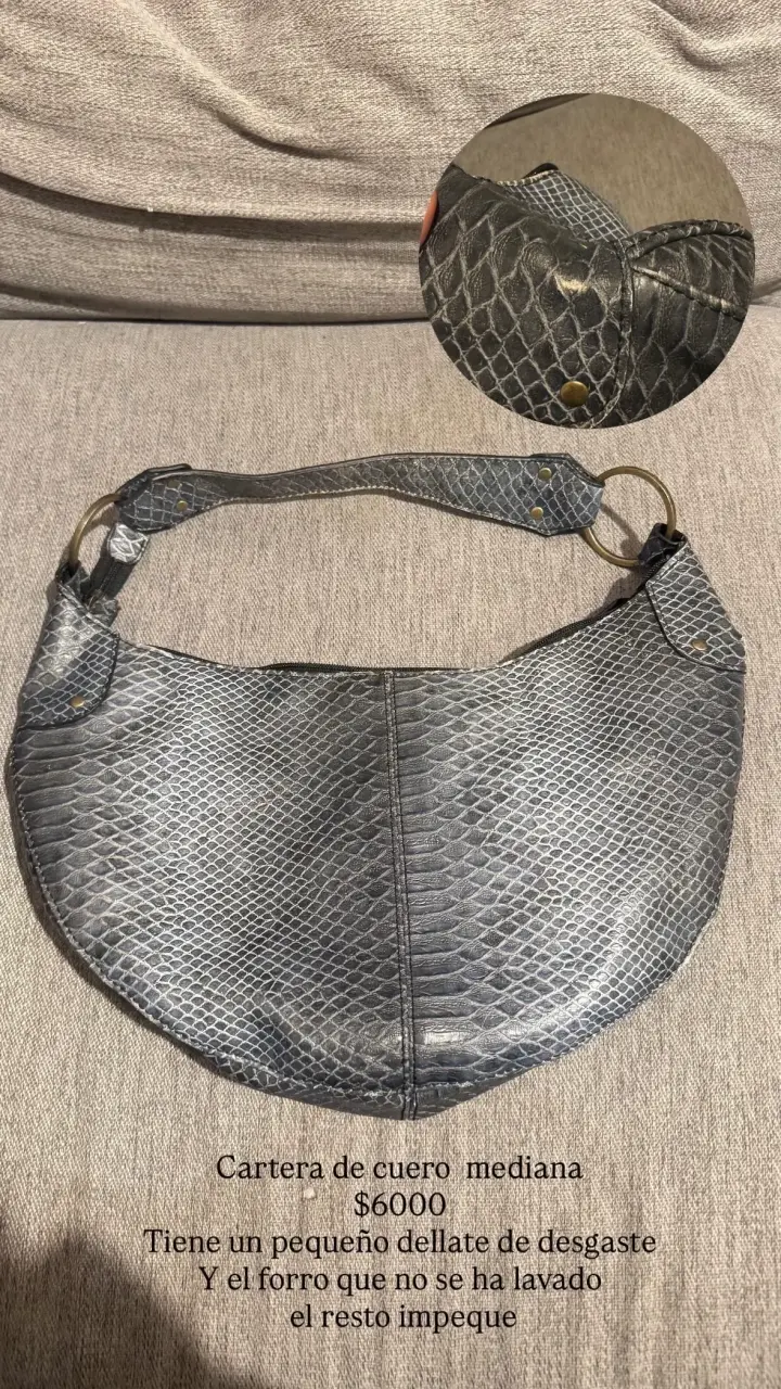 Cartera de cuero mediana con diseño reptil