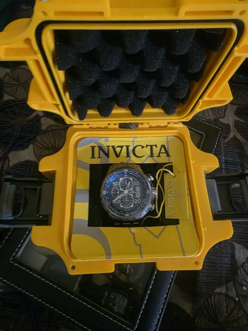 Reloj Invicta cronógrafo de acero inoxidable - 2