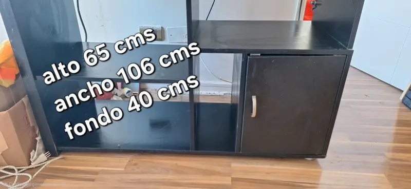 Mueble organizador negro con puerta