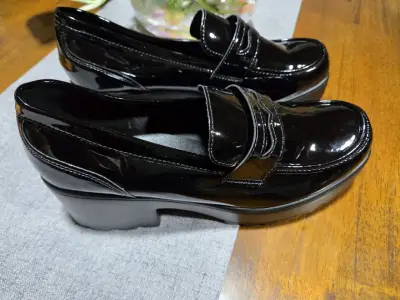 Zapatos de charol negros con plataforma - miniatura 1