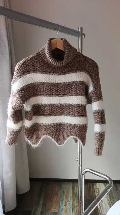 Suéter de lana a rayas marrón y blanco - miniatura 1