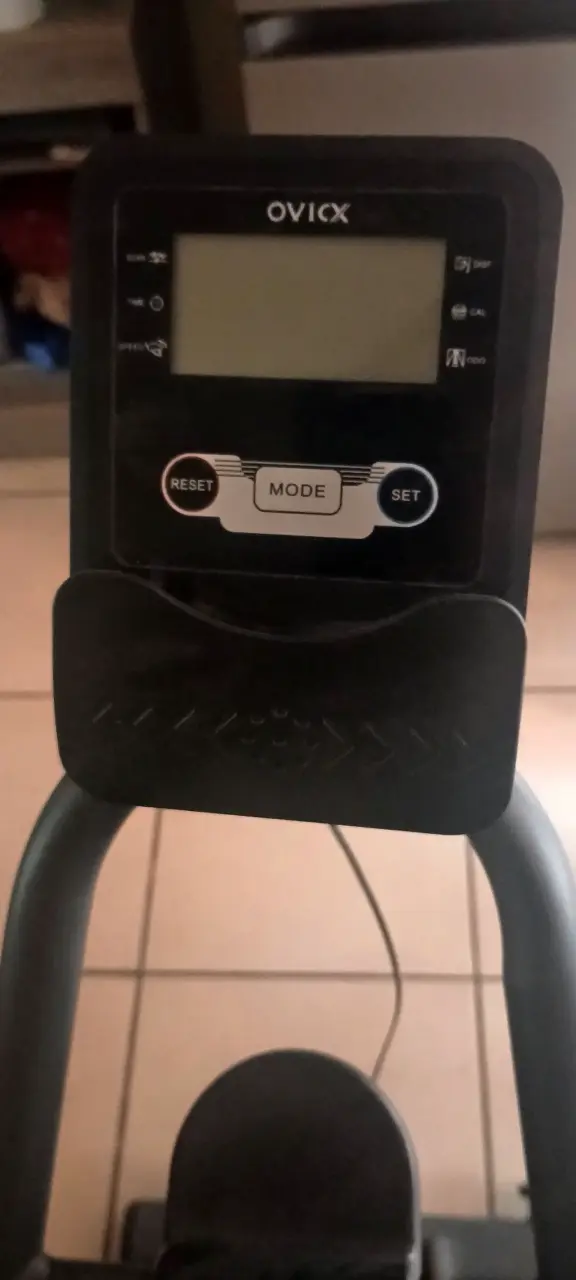 Bicicleta estática de ejercicio con pantalla - 5