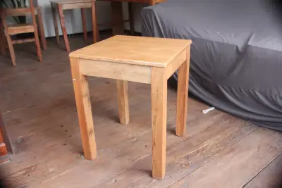 Mesa de madera - miniatura 1