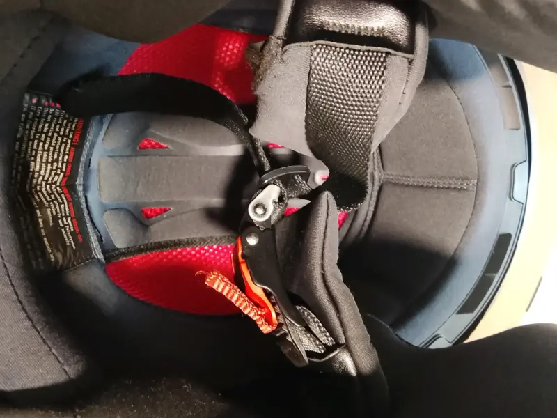 Casco de moto fibra de carbono con diseño rojo - 6