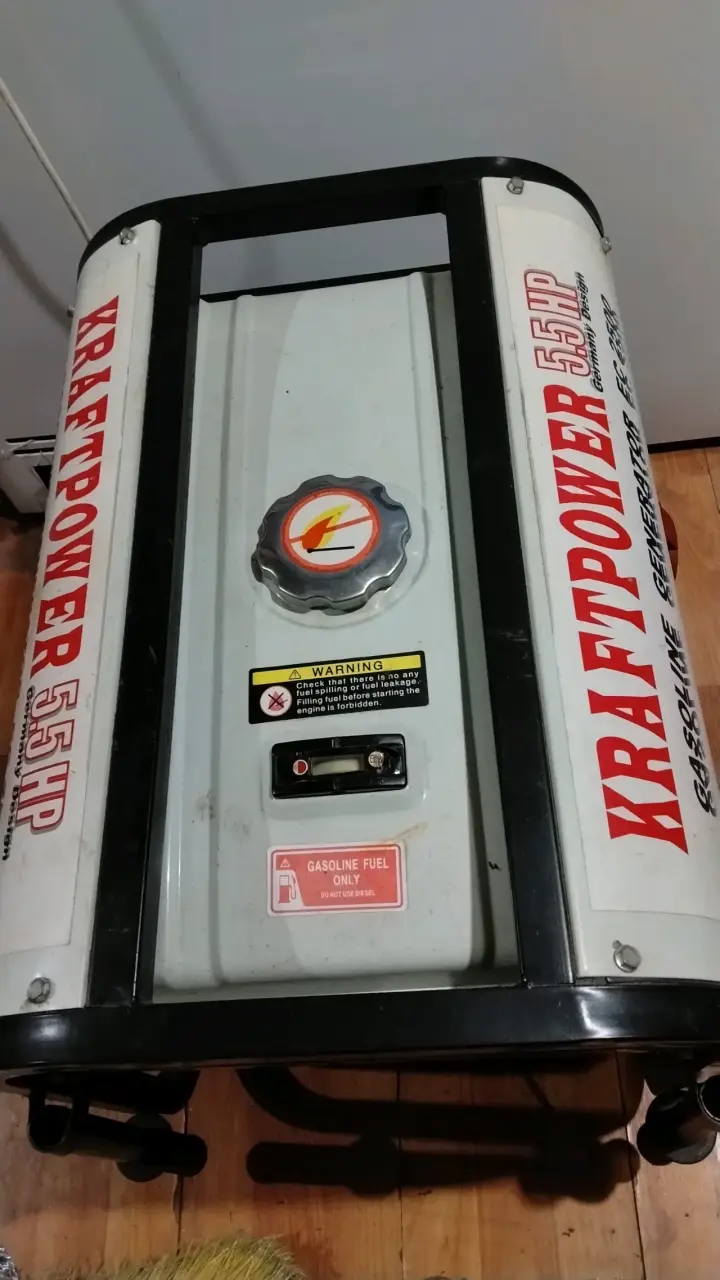 Generador a gasolina Kraftpower 5.5 HP EC 2500 - 4