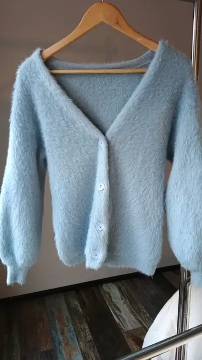 Cardigan de lana azul claro suave - miniatura 1