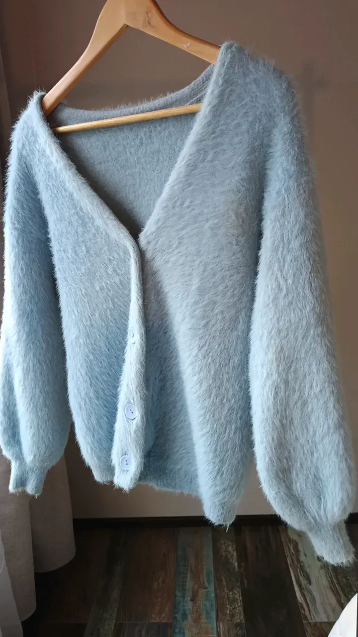 Cardigan de lana azul claro suave - 3