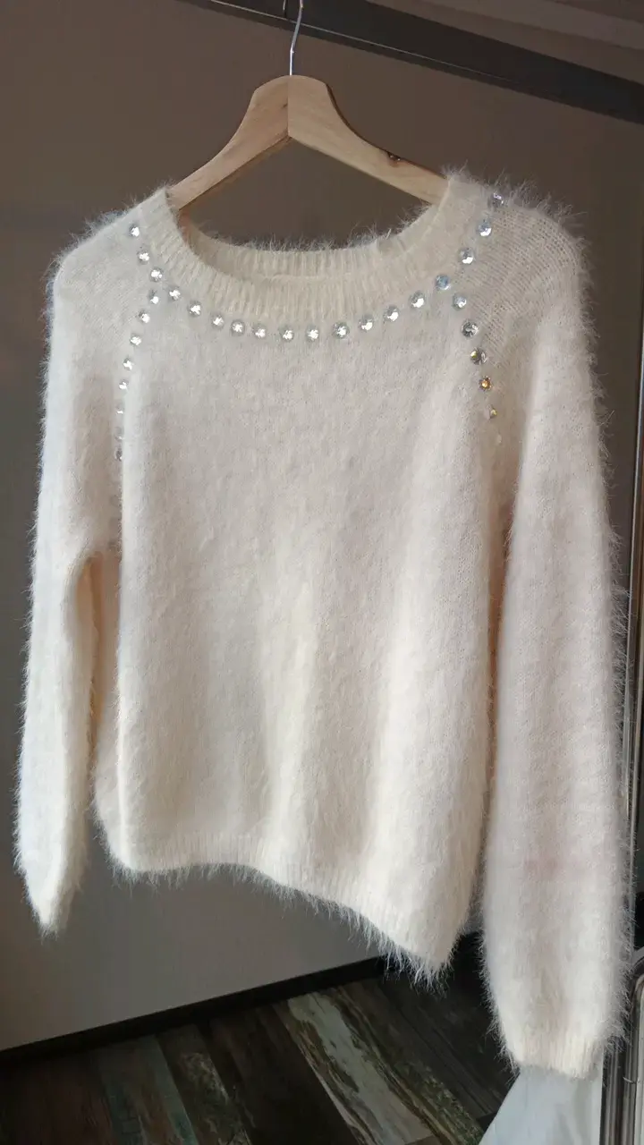 Suéter de lana blanco con detalles brillantes - 1