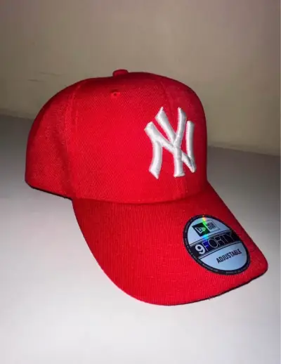Gorra roja NY ajustable - miniatura 2