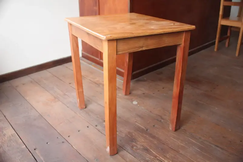 Mesa de madera pequeña - 2