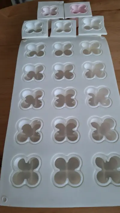 Set de Velas Aromáticas en Caja Decorativa - miniatura 2