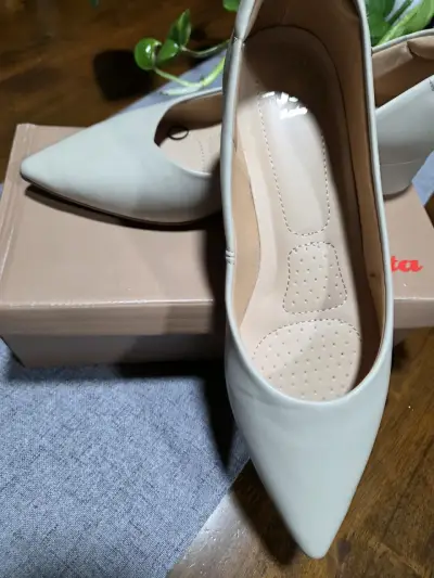 Zapatos de mujer beige Bata elegantes - miniatura 1