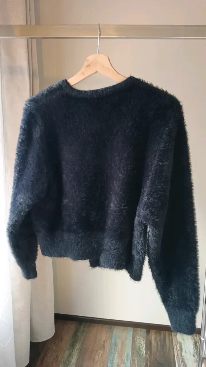 Cardigan de lana negro con botones coloridos - 2