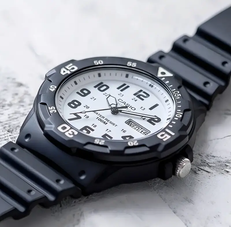 Reloj Casio Quartz Negro Resistente al Agua - 5