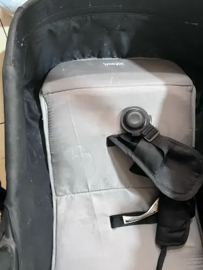 Coche de bebé Infanti negro con manillar ajustable - miniatura 3