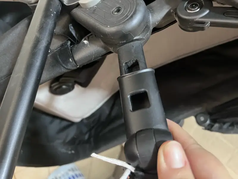 Coche de bebé Infanti negro con manillar ajustable - 4
