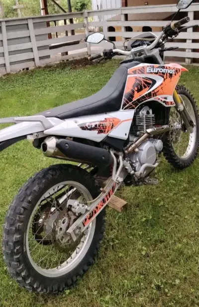 Moto Euromot GXT 250cc para Enduro - miniatura 1