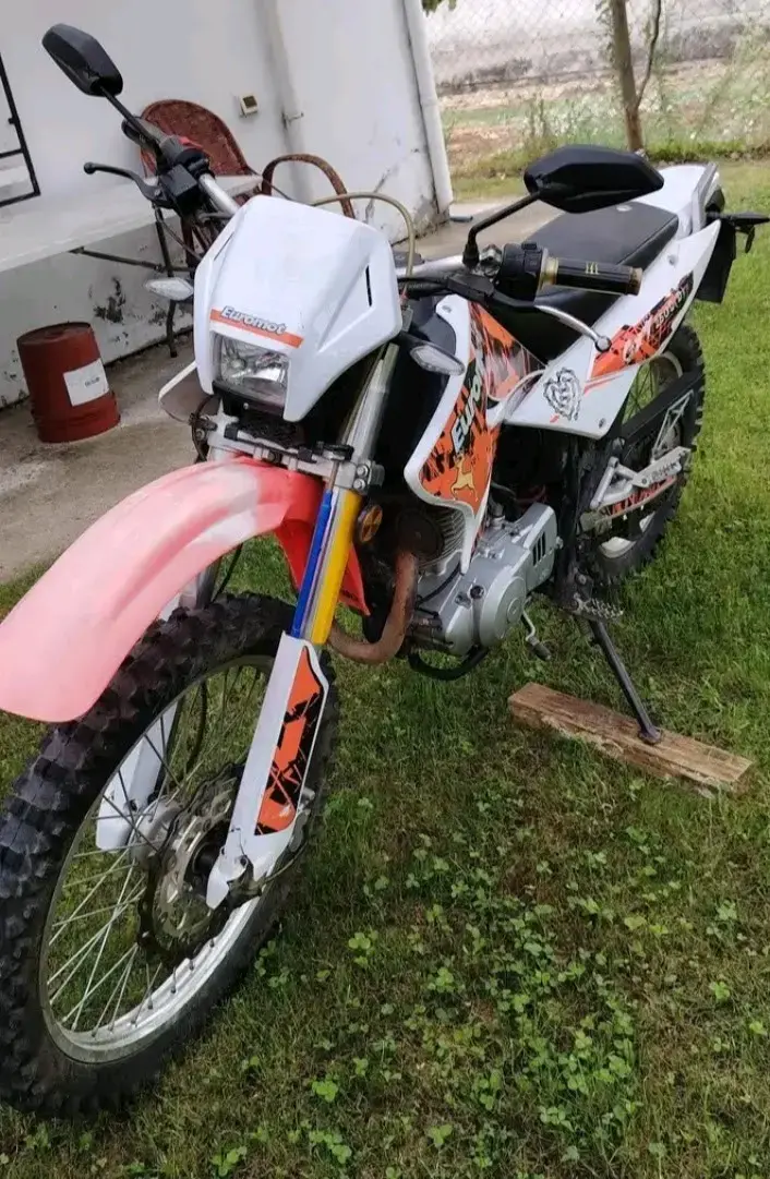 Moto Euromot GXT 250cc para Enduro - 4