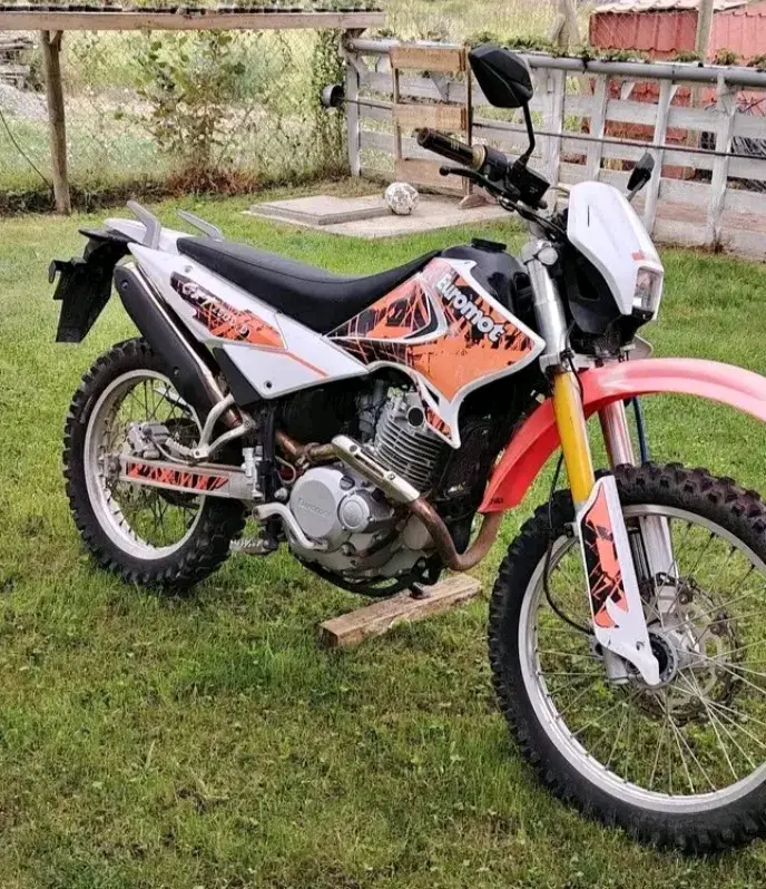 Moto Euromot GXT 250cc para Enduro - 6
