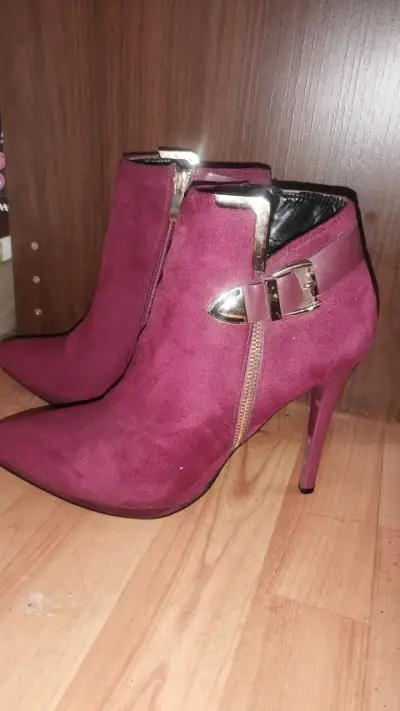 Botines de tacón alto burdeos con hebilla - miniatura 1