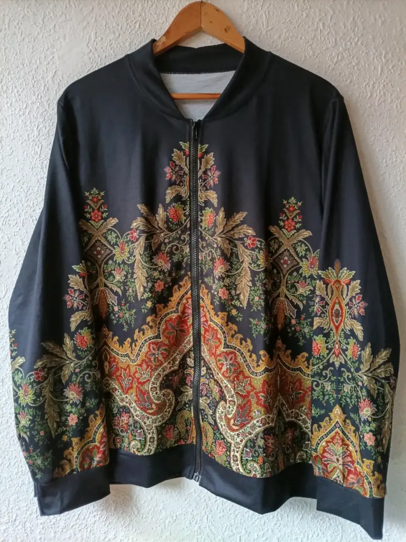 Chaqueta bomber con estampado floral bohemio - 1