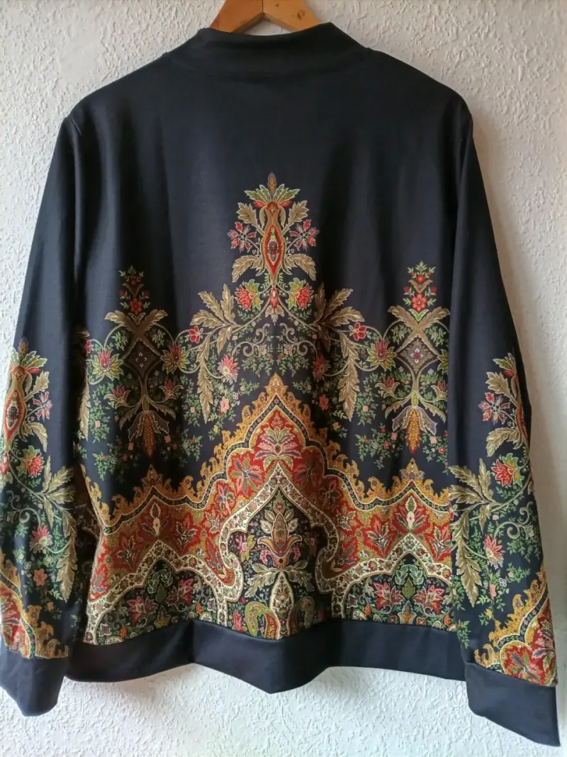 Chaqueta bomber con estampado floral bohemio - 2