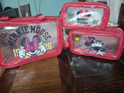 Set de neceseres Minnie Mouse y estuche Hello Kitty - miniatura 2