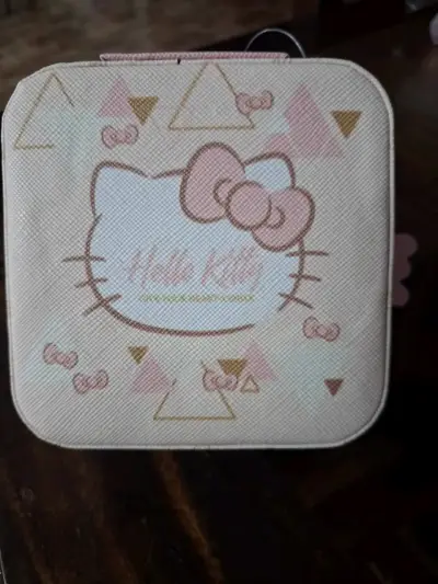 Set de neceseres Minnie Mouse y estuche Hello Kitty - miniatura 3
