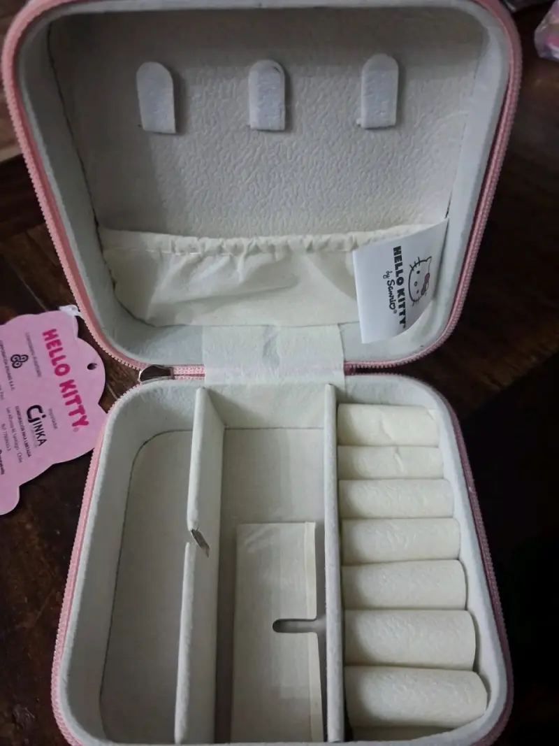 Set de neceseres Minnie Mouse y estuche Hello Kitty - 4