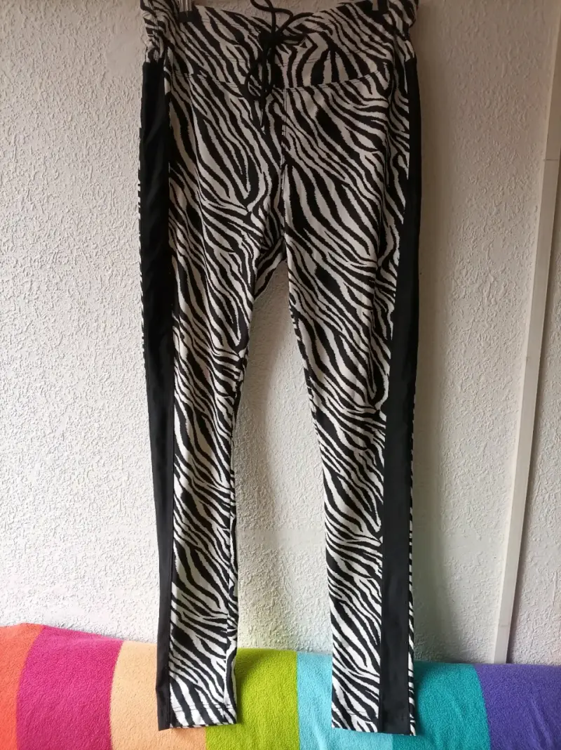 Pantalones de mujer con estampado de cebra - 1